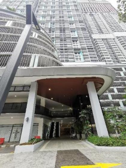 HighFloor 2R1B | 4pax | KL City near MRT | EV Lot - image 1