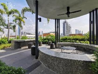 HighFloor 2R1B | 4pax | KL City near MRT | EV Lot - image 8