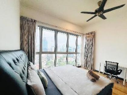 Dazzling 03 bed Room With KLCC View @RegaliaSuites - image 9