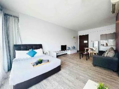 Glorious Studio Apartment @RegaliaSuites - image 6