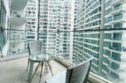 One BR Family Suite w/Balcony Near PWTC KLCC Pool - image 8