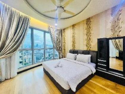 Three Bed Room KLCC View @Regalia - image 17