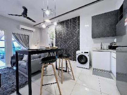 Cozy 1BR Suites @ Arte Mont Kiara near Publika - image 6