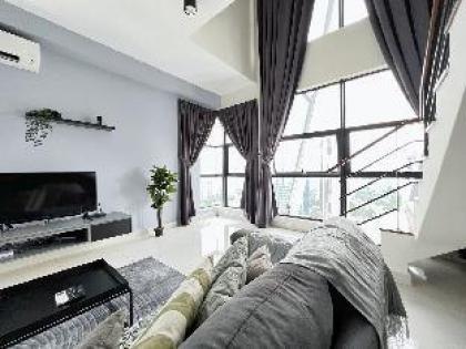 Bright & Airy 2BR Suites w/ KLCC View Kuala Lumpur