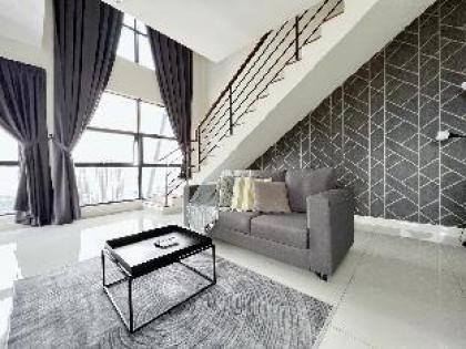 Bright & Airy 2BR Suites w/ KLCC View - image 2