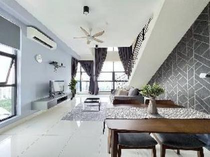 Bright & Airy 2BR Suites w/ KLCC View - image 3