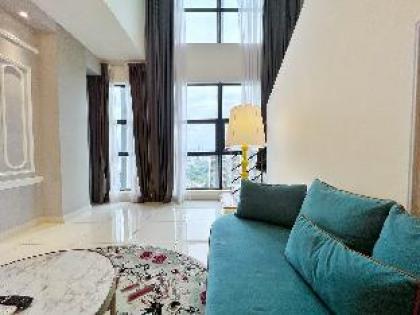 Artistic 2BR Duplex Suite w/ KLCC View - image 8