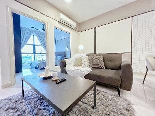 Soft & Warm 1BR Suite @ Arte Mont Kiara w/ Pool - image 6