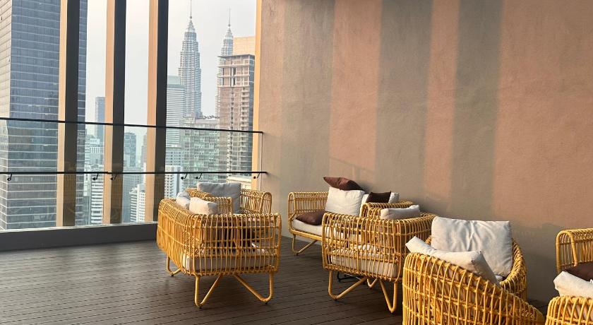 Axon Luxury Suites KL - image 5