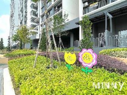 MRT Balcony Netizen Couple Friendly #29 - image 15