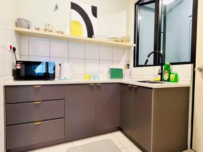 Cozy Comfy Space  500mbps Wi-Fi & Netflix  6pax - image 21