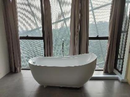 Bathtub Soho Forest View - Empire Damansara Kuala Lumpur 