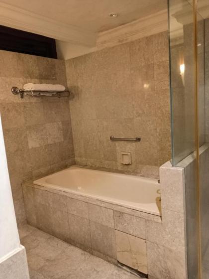 Excellent Serviced Suite At Berjaya Times Square - image 19