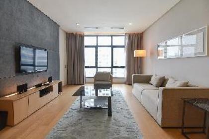 A Spacious & Stylish Apt for 4 in KLCC - image 5