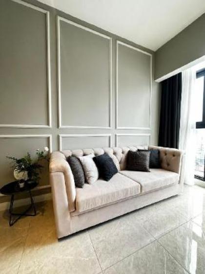 Klcc Bukit Bintang 3Br Family Room by Miko - image 4