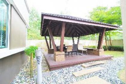 A Spacious & Lux 4BR House with Gazebo - image 18