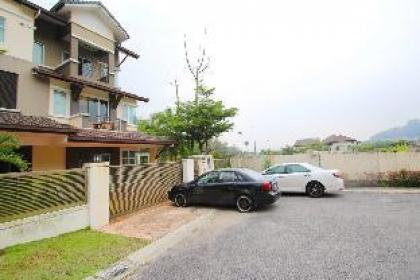 A Spacious & Lux 4BR House with Gazebo - image 20