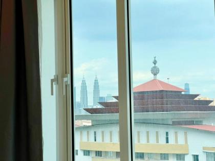 C28A Modern 2BR Suites KLCC View by SleepyBear - image 18