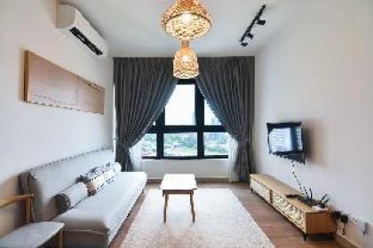 A Comfy 3BR Apt Near Sunway Velocity FREE Parking - image 1