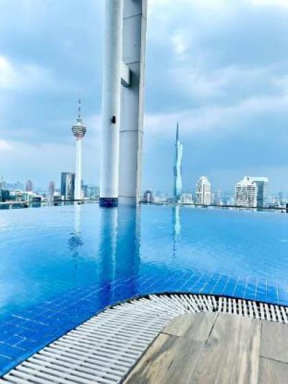 The Luxe Infinity pool KLCC 1room X1 - image 6