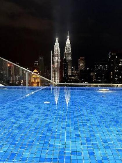 The Luxe Infinity pool KLCC 1room X1 - image 7