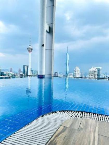 The Colony Infinity pool KLCC Suite X2 - image 7