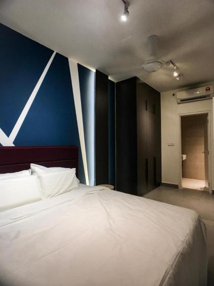 Cozy Kanvas Soho Suites - image 18